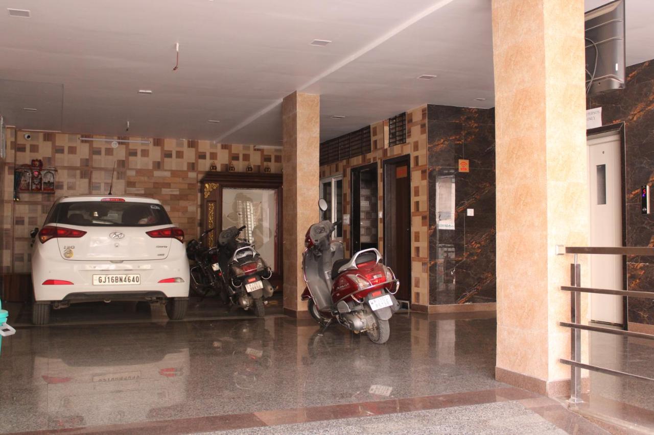 Maruti Group Of Hotels - Shri Naman Nāthdwāra エクステリア 写真