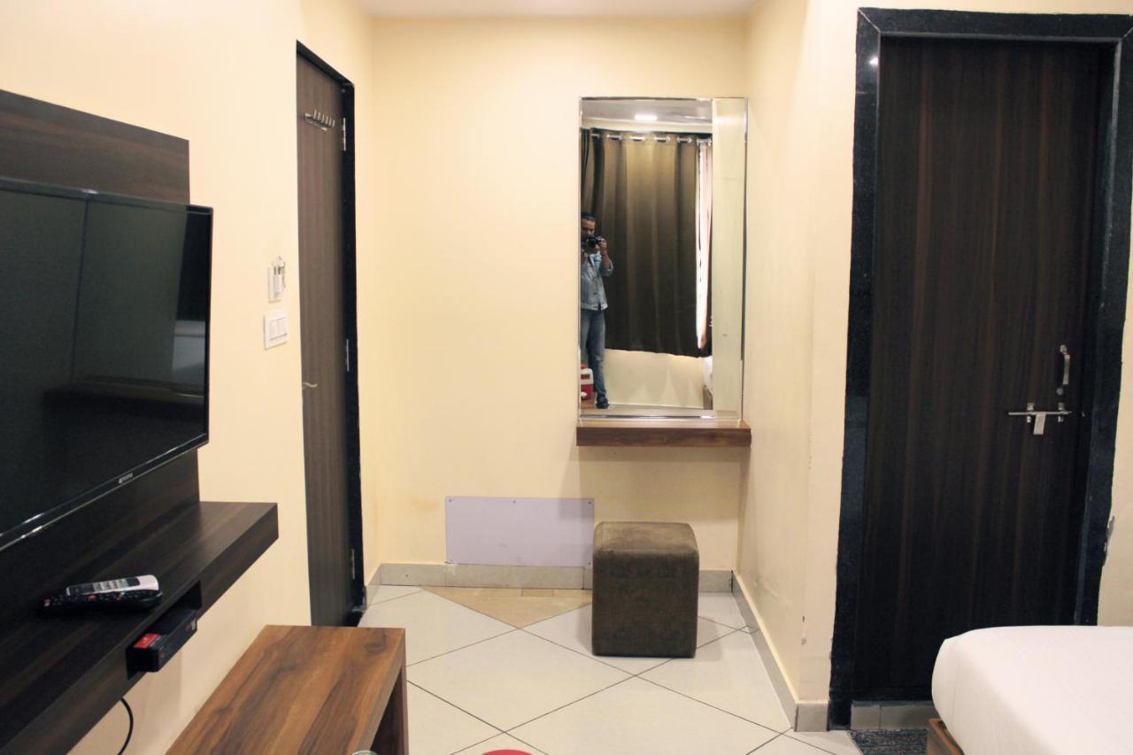 Maruti Group Of Hotels - Shri Naman Nāthdwāra エクステリア 写真