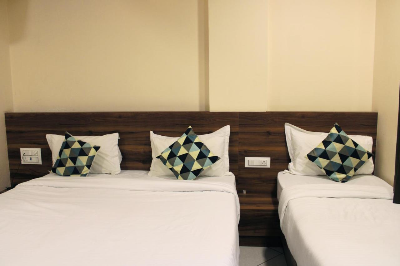 Maruti Group Of Hotels - Shri Naman Nāthdwāra エクステリア 写真