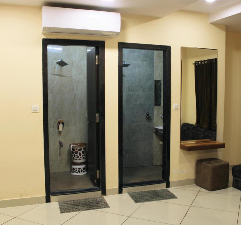 Maruti Group Of Hotels - Shri Naman Nāthdwāra エクステリア 写真