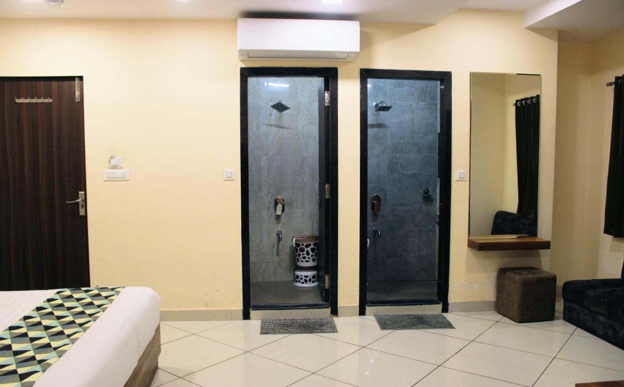 Maruti Group Of Hotels - Shri Naman Nāthdwāra エクステリア 写真