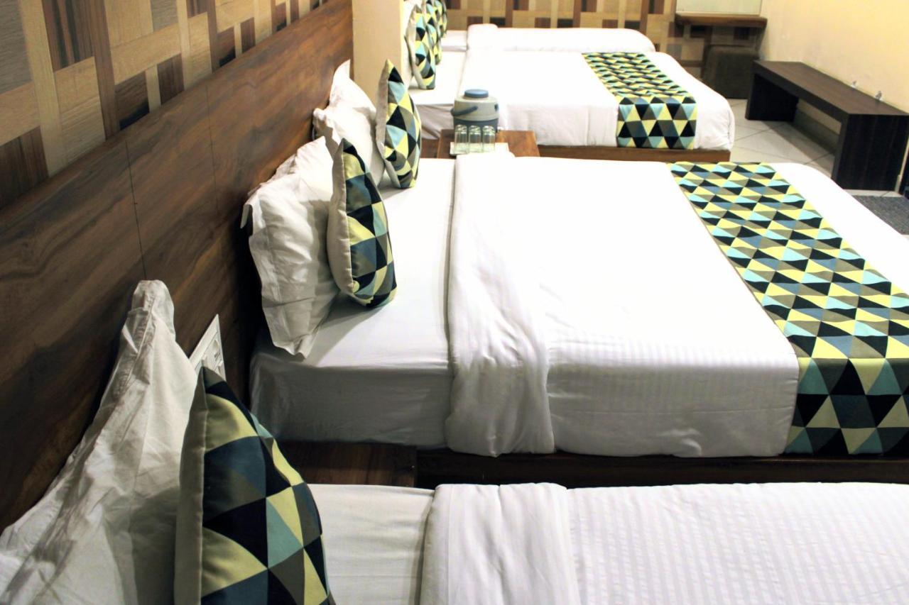 Maruti Group Of Hotels - Shri Naman Nāthdwāra エクステリア 写真