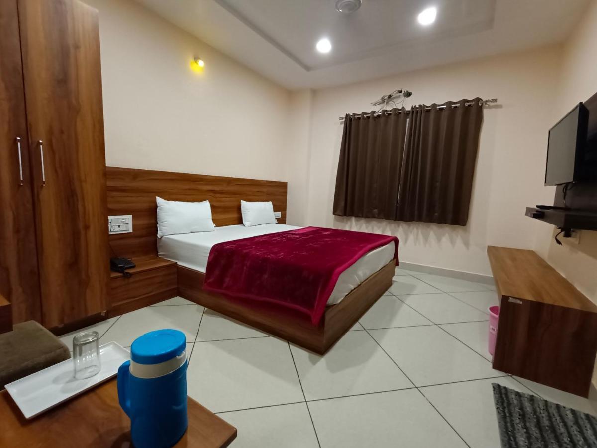 Maruti Group Of Hotels - Shri Naman Nāthdwāra エクステリア 写真