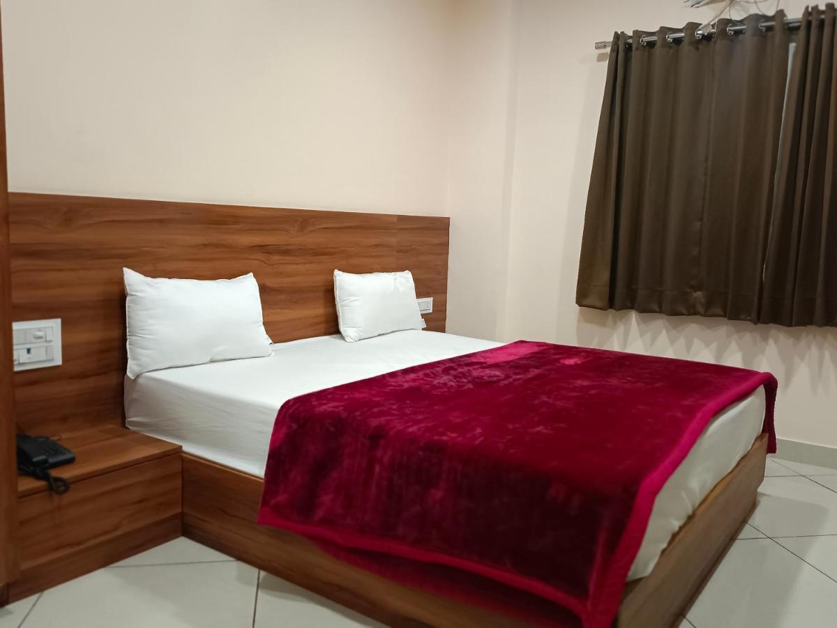 Maruti Group Of Hotels - Shri Naman Nāthdwāra エクステリア 写真