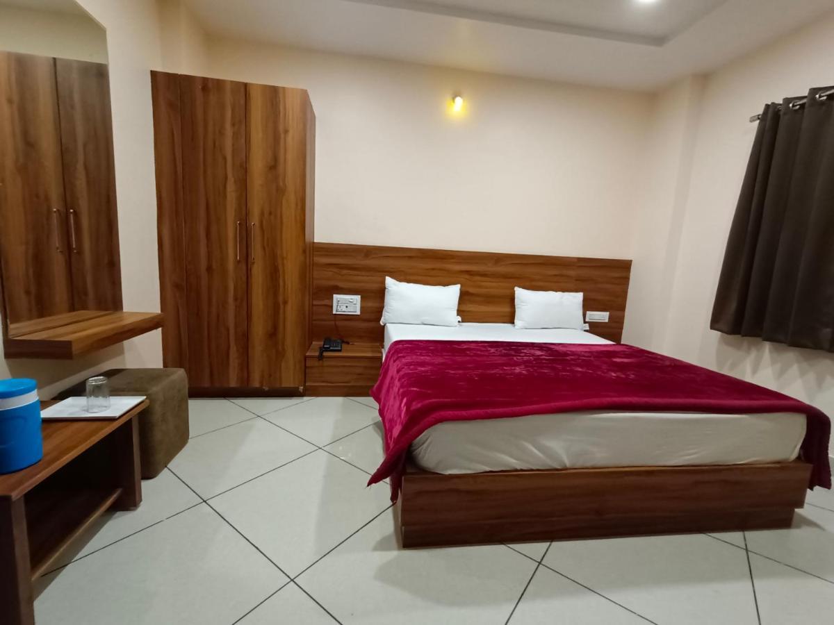 Maruti Group Of Hotels - Shri Naman Nāthdwāra エクステリア 写真