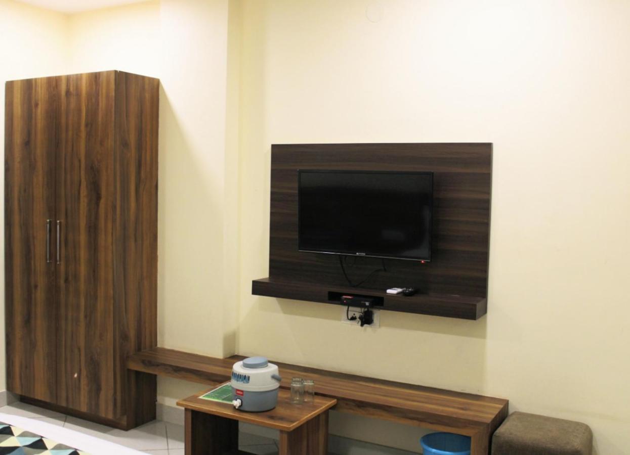 Maruti Group Of Hotels - Shri Naman Nāthdwāra エクステリア 写真