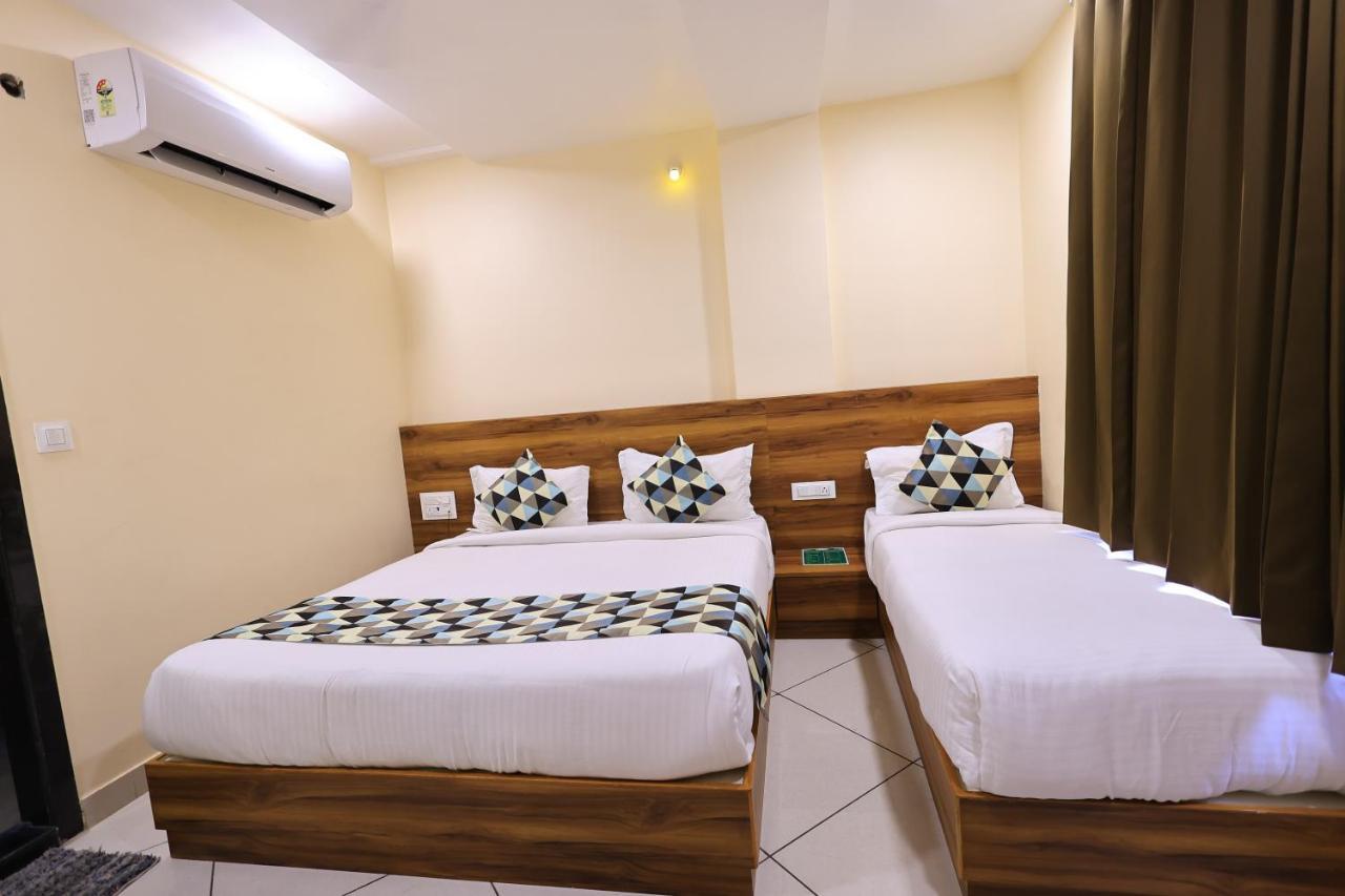 Maruti Group Of Hotels - Shri Naman Nāthdwāra エクステリア 写真